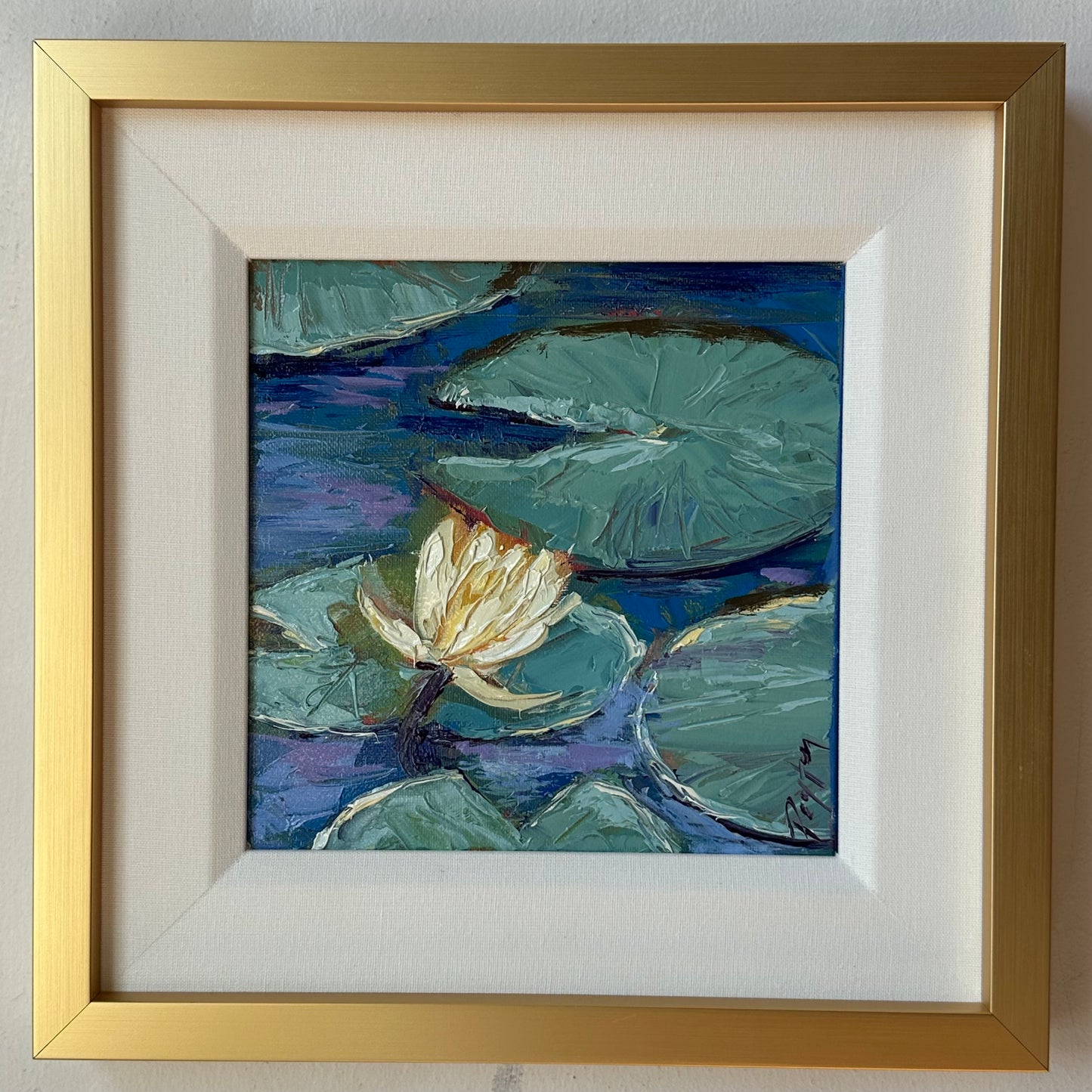 White Lily Size 12.5 x 12.5